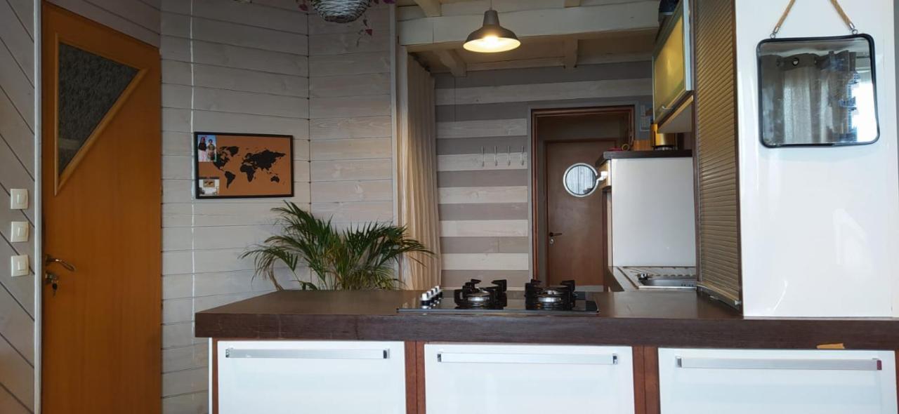 Appartement Vue Mer, Rdc, Plage De Trestrignel Perros-Guirec Exterior photo